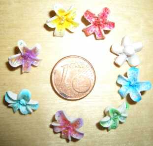 Bild: Kunstharzknopf Blume mit Glimmer klein Dunkel Pink - 20' ca. 5mm
