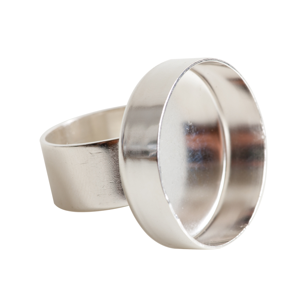 Bild: Nunn Design - Tiefer Ring mit Sterling Silber rund