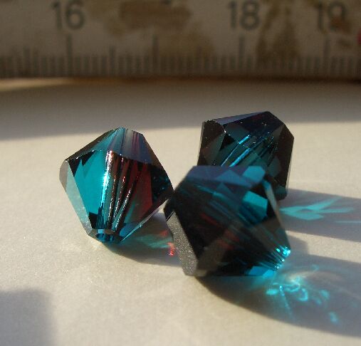 5328 (alte 5301) - Blue Zircon/Burgundy Blend 8mm