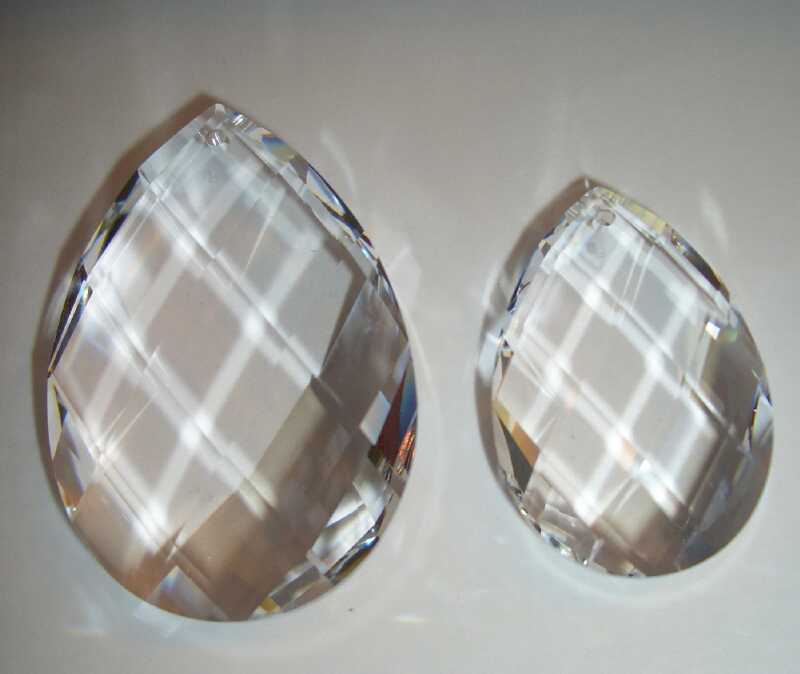 8741 - Pear Shape - Crystal (001) - 38x25mm (L)