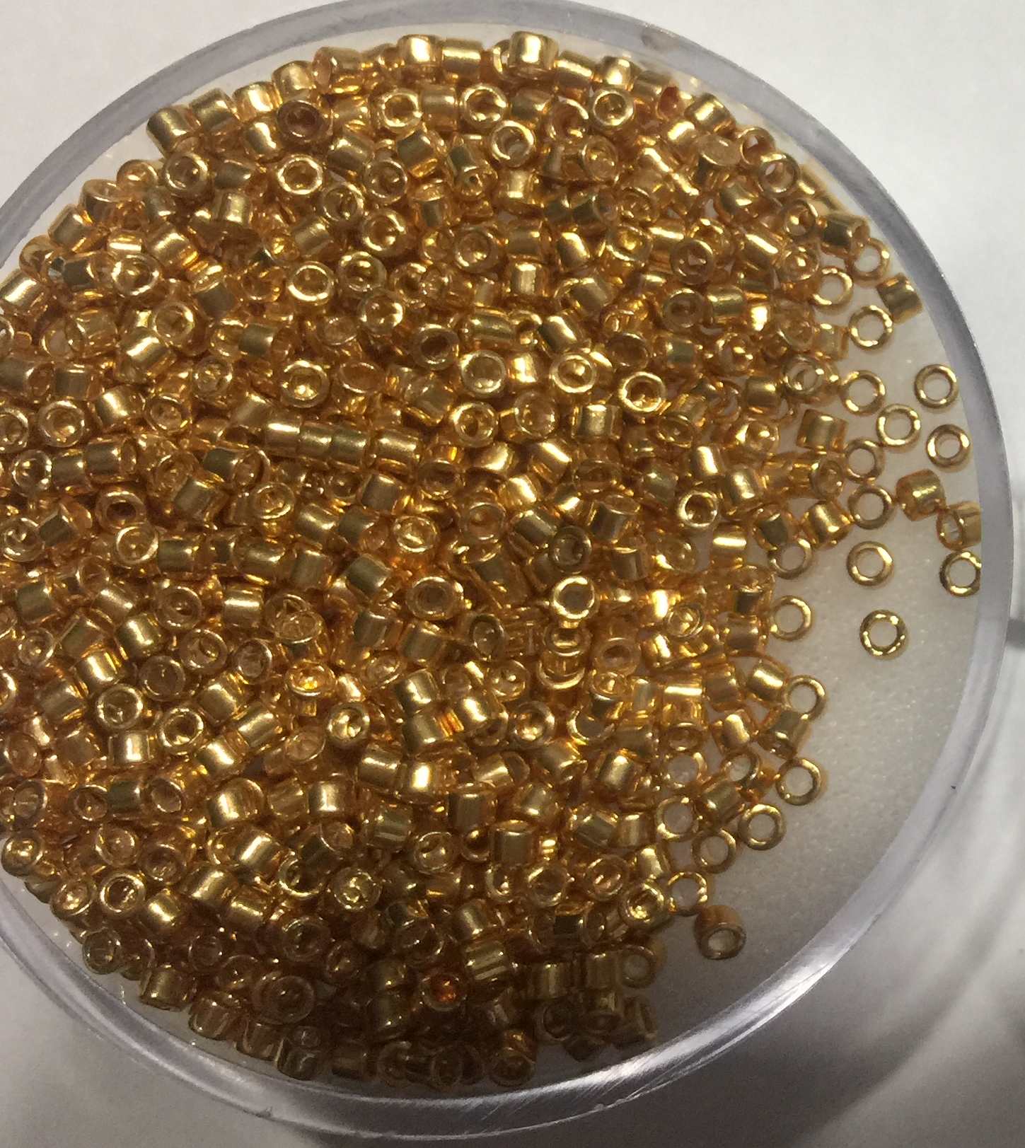 Delica Beads 2mm - Goldfarben - 4gr